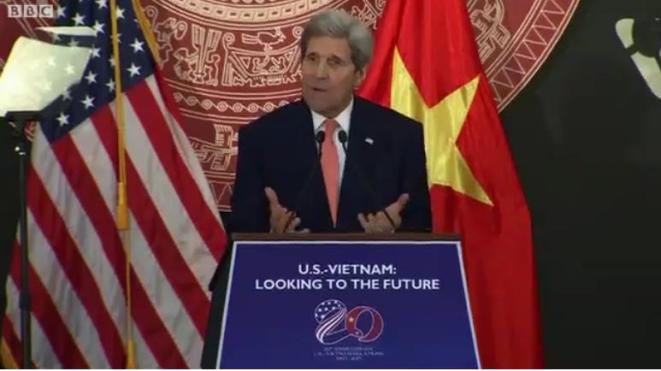 John Kerry tham VietNam2
